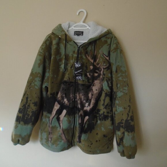 CANADIAN LOOKS WOMENS WINTER JACKET SIZE MEDIUM WITH DEER PRINT FRONT AND BACK - Picture 1 of 4